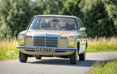 Mercedes-Benz W115 220D 1975
