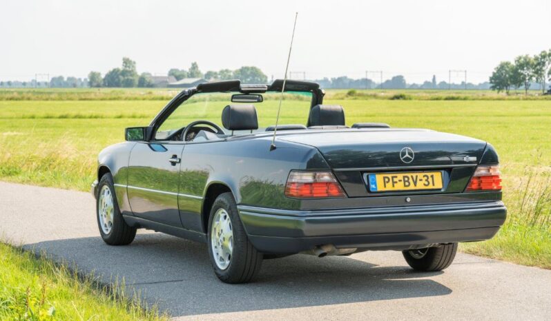 Mercedes-Benz A124 E220 Cabriolet 1996 full