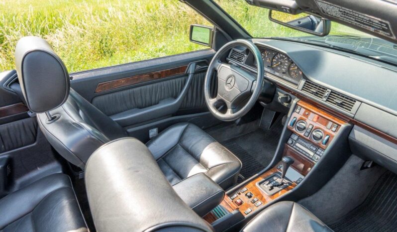 Mercedes-Benz A124 E220 Cabriolet 1996 full